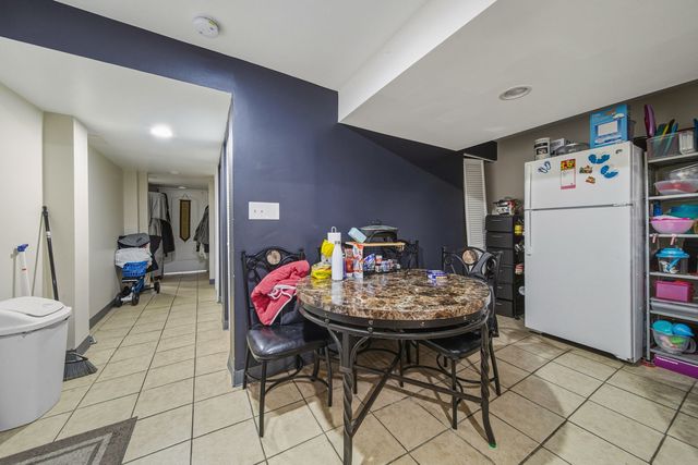 4254 W Wrightwood Avenue, Chicago, IL 60639