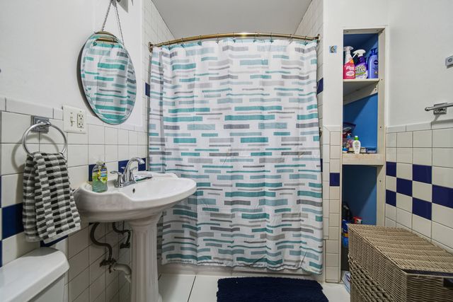 4254 W Wrightwood Avenue, Chicago, IL 60639