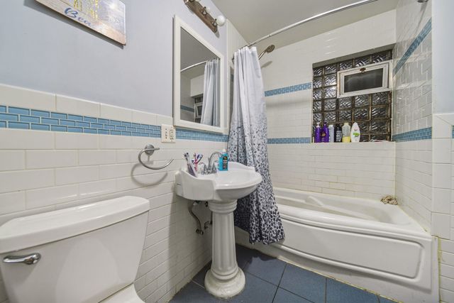 4254 W Wrightwood Avenue, Chicago, IL 60639