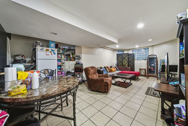 4254 W Wrightwood Avenue, Chicago, IL 60639