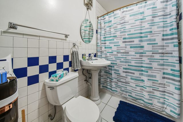 4254 W Wrightwood Avenue, Chicago, IL 60639