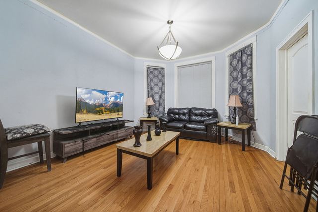 4254 W Wrightwood Avenue, Chicago, IL 60639