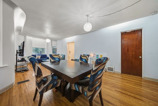 4254 W Wrightwood Avenue, Chicago, IL 60639