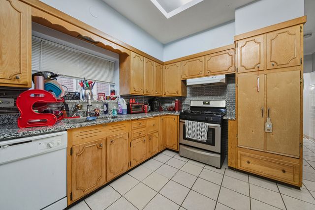 4254 W Wrightwood Avenue, Chicago, IL 60639