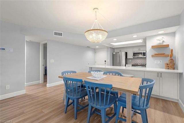 1919 Olde Middle Gulf DR 401, Sanibel, FL 33957