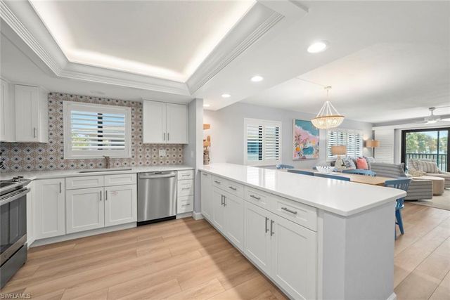 1919 Olde Middle Gulf DR 401, Sanibel, FL 33957