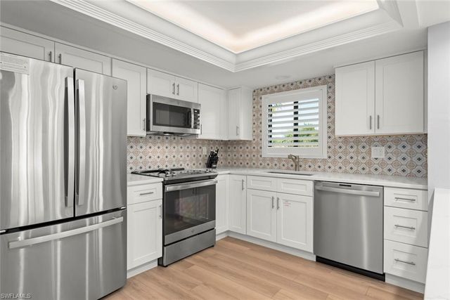 1919 Olde Middle Gulf DR 401, Sanibel, FL 33957