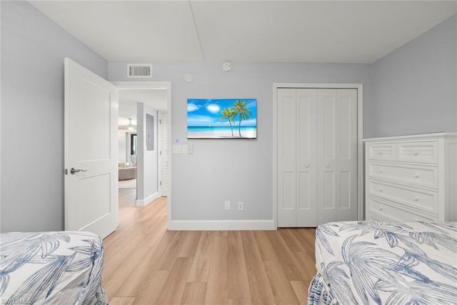 1919 Olde Middle Gulf DR 401, Sanibel, FL 33957