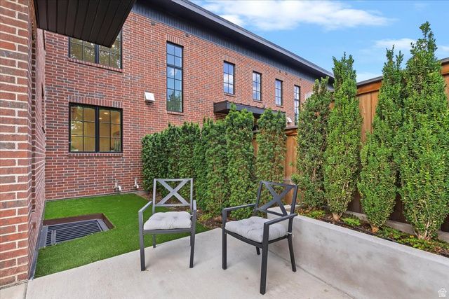 1059 S FOOTHILL DR, Salt Lake City, UT 84108