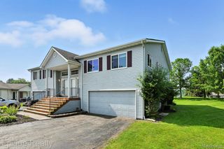 1133 Lakeview Circle, Grand Blanc, MI 48439