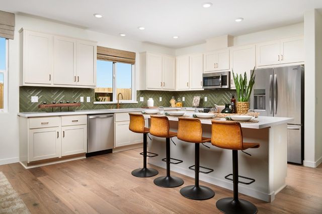 4727 Ariel St, Keyes, CA 95328