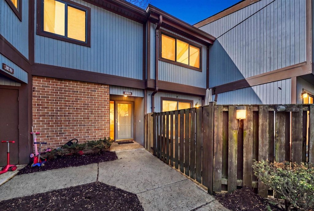 2821 BANEBERRY CT, Baltimore, MD 21209
