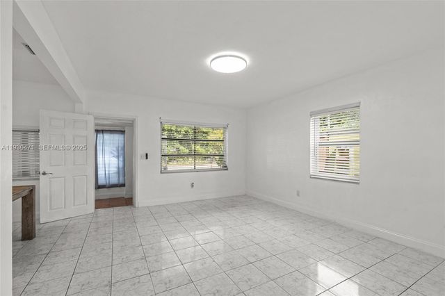 1300 NE 183rd St 1300, North Miami Beach, FL 33179