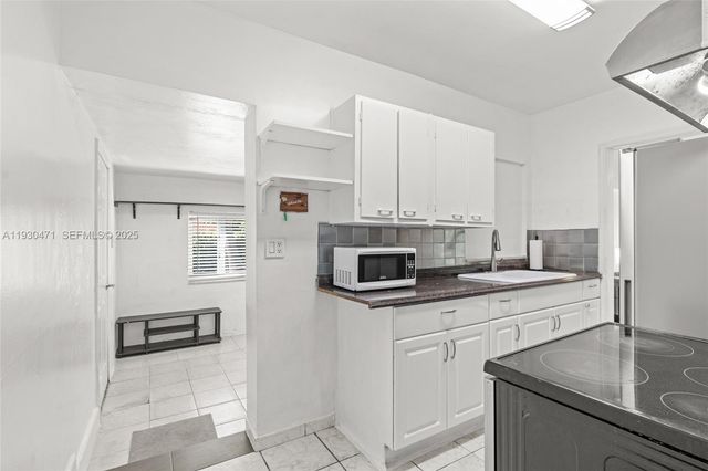 1300 NE 183rd St 1300, North Miami Beach, FL 33179