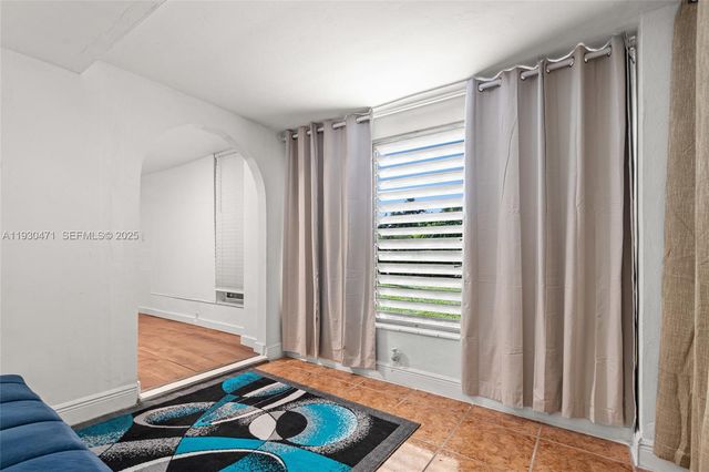 1300 NE 183rd St 1300, North Miami Beach, FL 33179