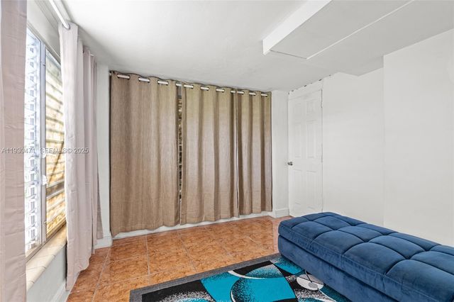 1300 NE 183rd St 1300, North Miami Beach, FL 33179