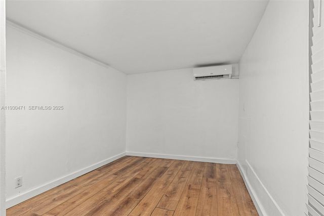 1300 NE 183rd St 1300, North Miami Beach, FL 33179