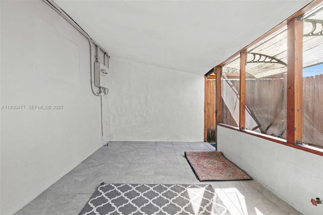 1300 NE 183rd St 1300, North Miami Beach, FL 33179