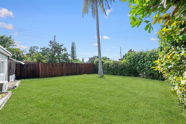 1300 NE 183rd St 1300, North Miami Beach, FL 33179