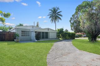 1300 NE 183rd St 1300, North Miami Beach, FL 33179