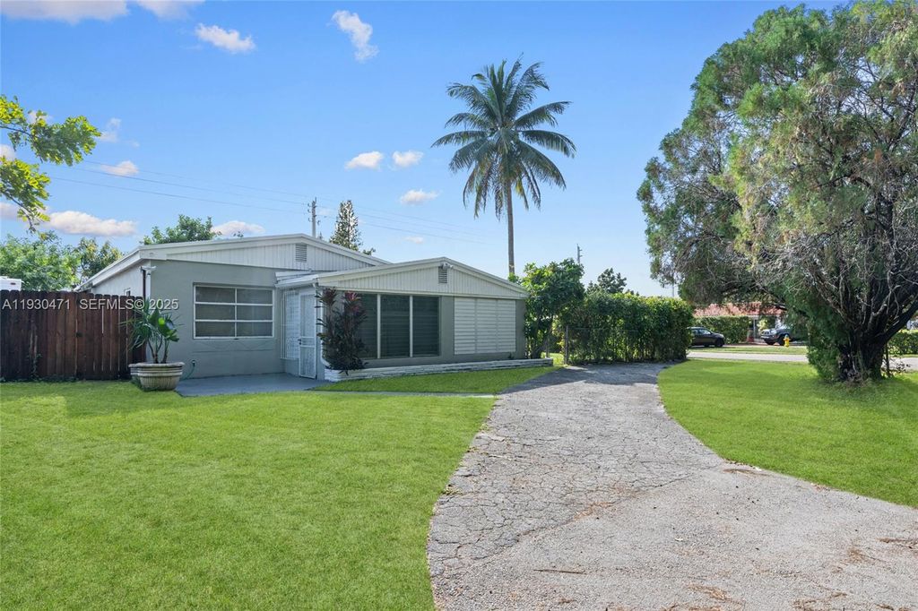 1300 NE 183rd St 1300, North Miami Beach, FL 33179