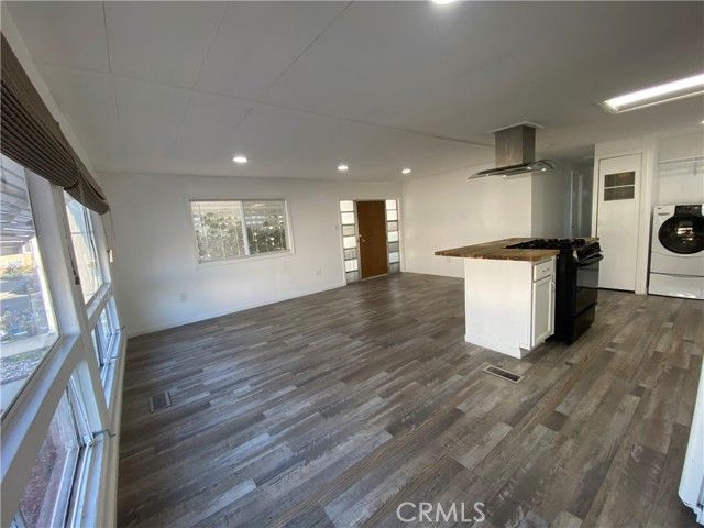 35 Orange Via, Anaheim, CA 92801