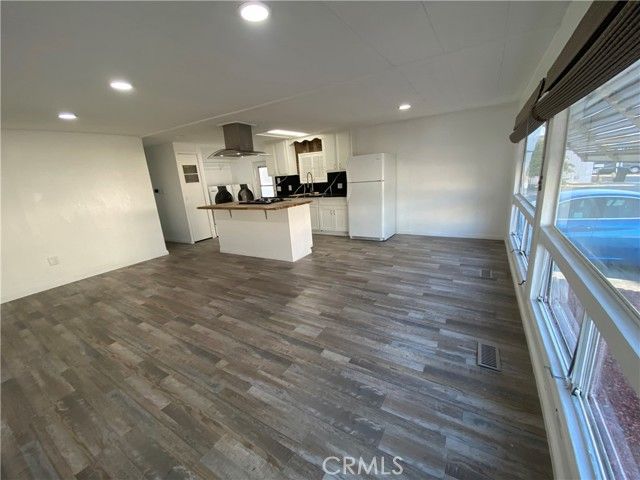 35 Orange Via, Anaheim, CA 92801