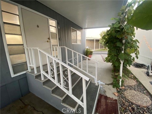 35 Orange Via, Anaheim, CA 92801