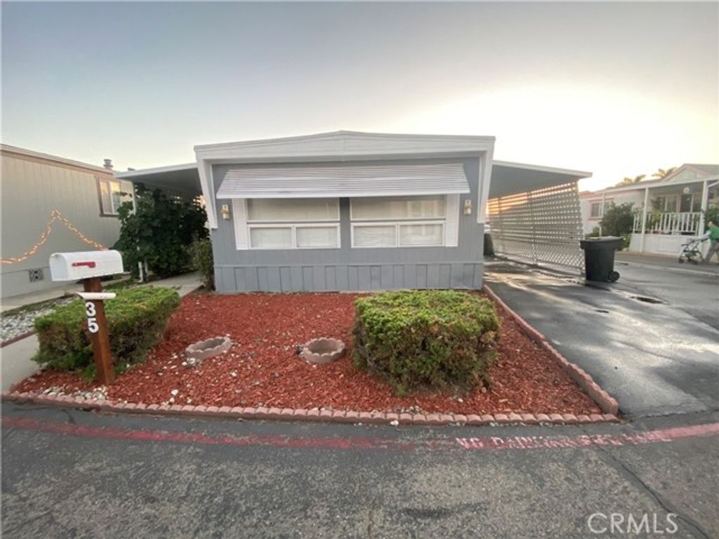 35 Orange Via, Anaheim, CA 92801