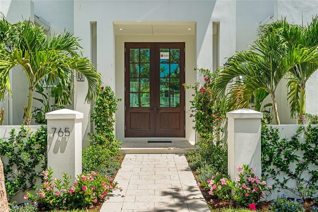 765 Azalea Lane, Vero Beach, FL 32963