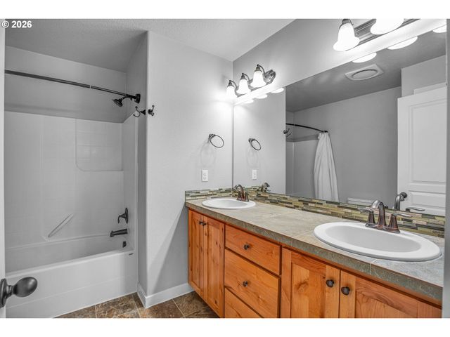 60 N 41ST Pl, Ridgefield, WA 98642