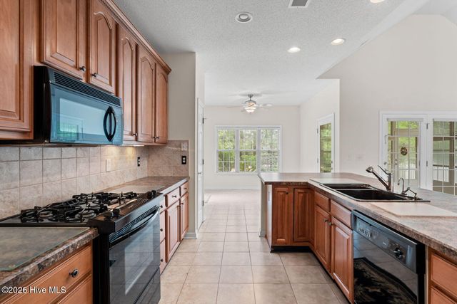 8887 Lansdowne Drive NW, Calabash, NC 28467