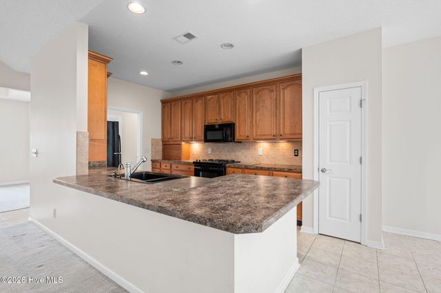 8887 Lansdowne Drive NW, Calabash, NC 28467