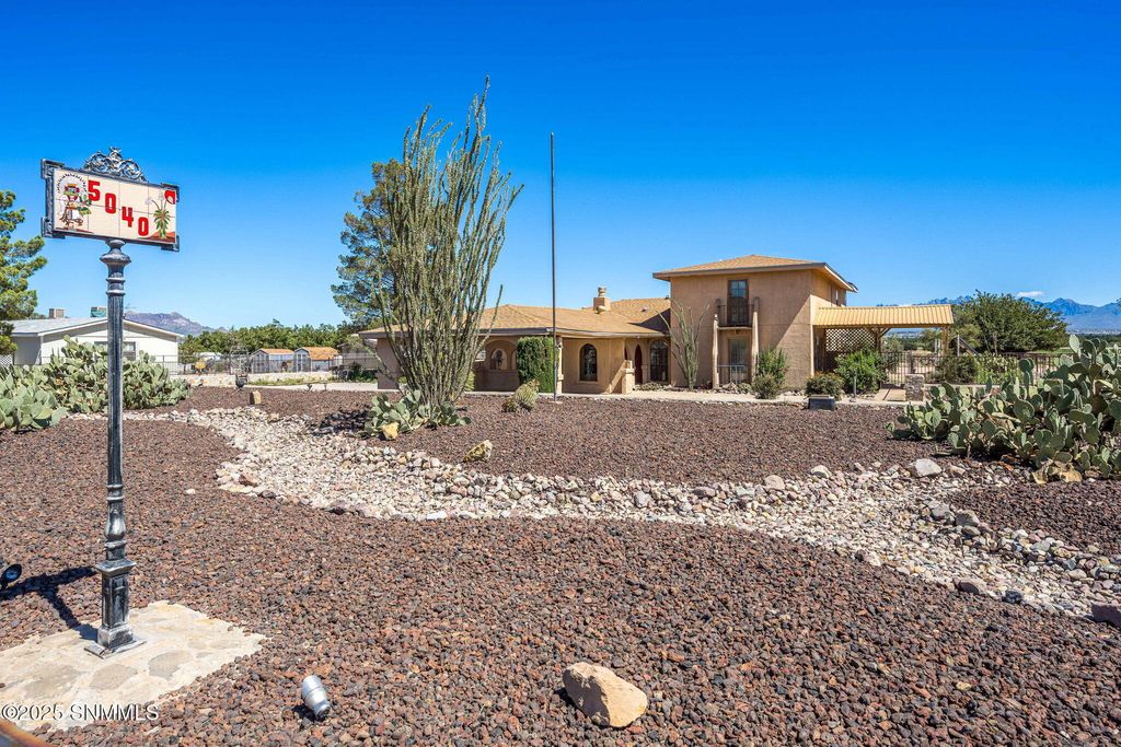 5040 Shalem Colony Trail, Las Cruces, NM 88007