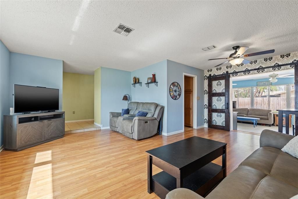 Image 6 of property listing at 9309 120TH STREET, Seminole, FL 33772