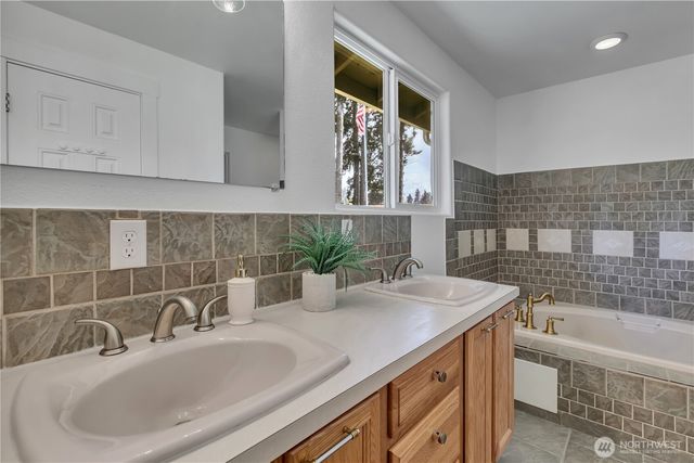 12601 105th Avenue Ct E, Puyallup, WA 98374