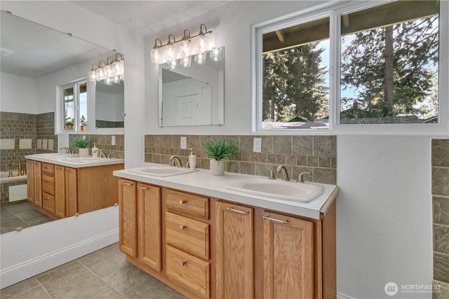 12601 105th Avenue Ct E, Puyallup, WA 98374