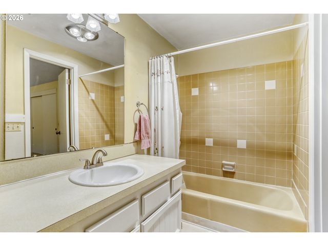 21120 Se LANSING Ln, Damascus, OR 97089