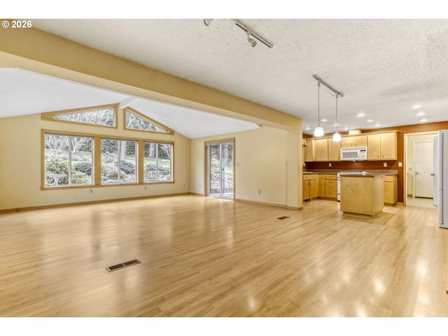 21120 Se LANSING Ln, Damascus, OR 97089