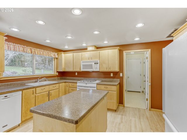 21120 Se LANSING Ln, Damascus, OR 97089