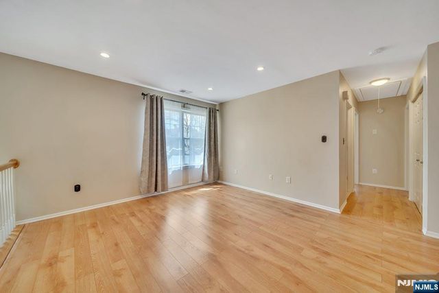 1041 Cumberland Court, Mahwah, NJ 07430