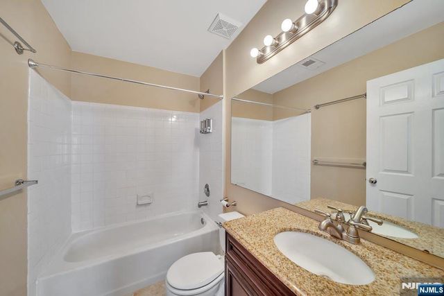 1041 Cumberland Court, Mahwah, NJ 07430