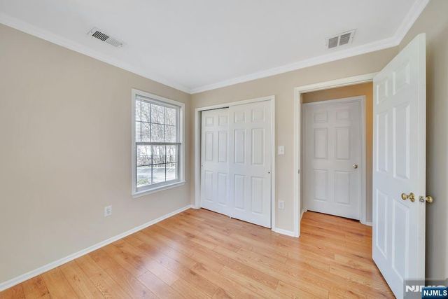 1041 Cumberland Court, Mahwah, NJ 07430