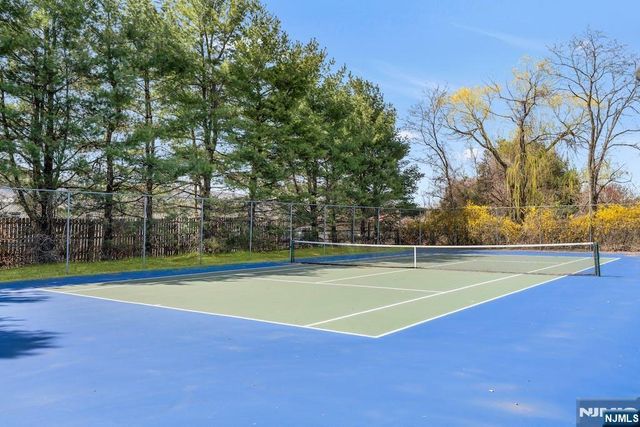 1041 Cumberland Court, Mahwah, NJ 07430