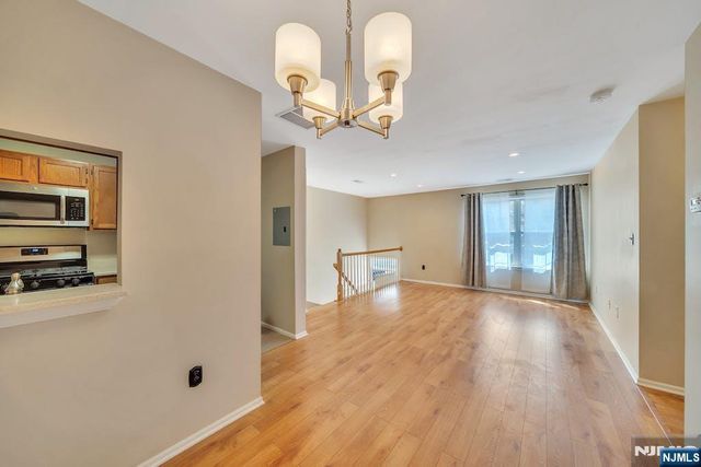 1041 Cumberland Court, Mahwah, NJ 07430
