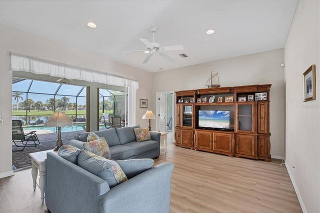 19 N PAR VIEW ROAD, Rotonda West, FL 33947