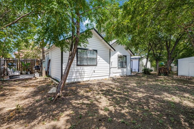 5415 Dartmouth Avenue, River Oaks, TX 76114
