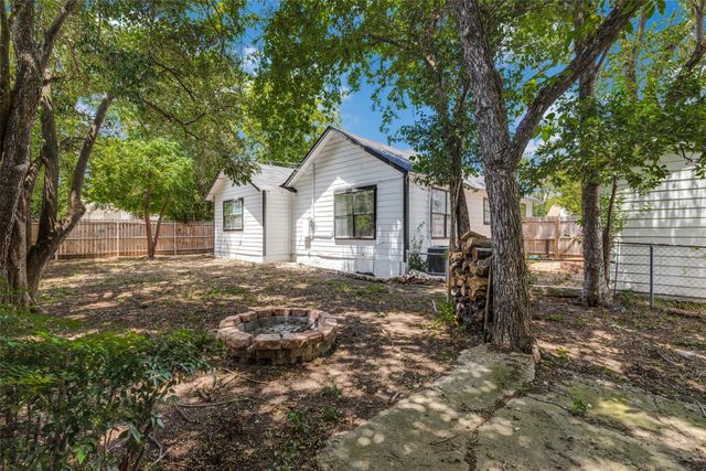 5415 Dartmouth Avenue, River Oaks, TX 76114