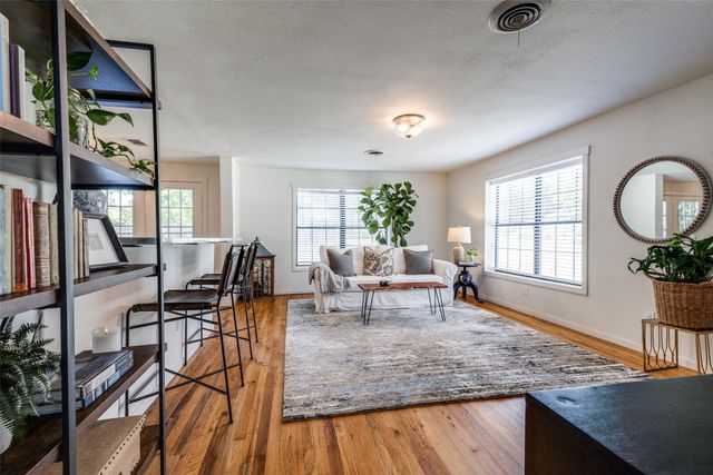 5415 Dartmouth Avenue, River Oaks, TX 76114