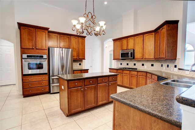3327 River Bend Drive, Rosenberg, TX 77471